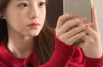 微密圈 – 快来围观！轩子巨二兔的白色马油袜原图分享，让人欲罢不能！