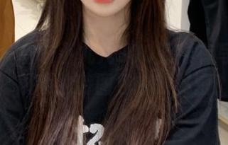 微密圈 – 软妹小九九300元稀有写真合集，解锁独特图包中的秘密！