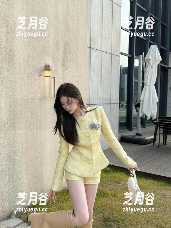 轰趴猫-安琪拉 轰趴猫 - 私拍写真中的安琪拉学妹,让你感受不一样的魅力