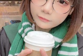 在铁打萌萌_moi的恶毒写真作品中寻找甜蜜的对比