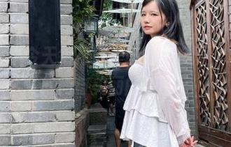 高清阿半今天很开心美腿写真资源，掌控时尚与美丽的精髓