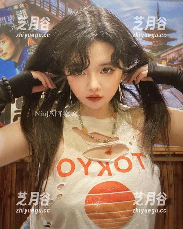 阿寨寨 最新发布:阿寨寨伊露露照片精选,别样风情尽在图片中