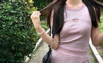 微密圈 – 在线观赏陈妮妮UNI的胶衣妖姬，高清呈现自嘲式风格的婀娜身影