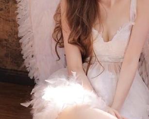 雅拉伊 – 徐雅熙红裙写真作品解析：每一处细节都散发着时尚气息