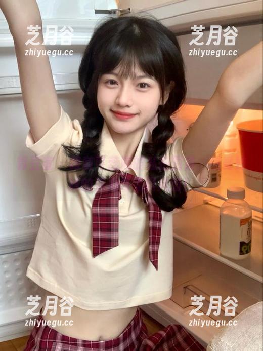 青豆客-可蕊娜 青豆客 - 跟随可蕊娜的私拍图集,感受妹妹的活力与无限风情!