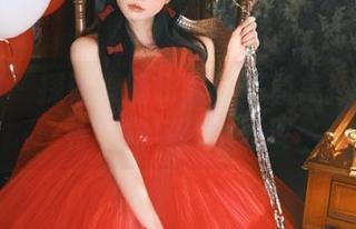青豆客 – 探索谭晓彤黑色写真集：精选独特视角与艺术表现