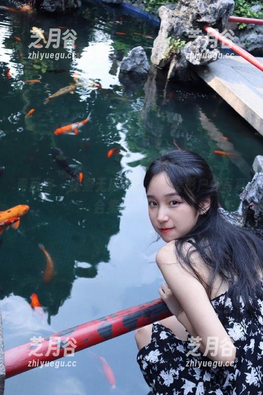 青豆客-谭晓彤 青豆客 - 探索无尽可能,谭晓彤户外写真合集尽显魅力