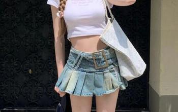 青豆客 – 黄可christine身着红裙，优雅写真套图彰显女性的自信与优雅
