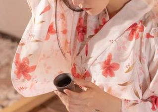 最新香草喵露露超萌写真套图，杨枝甘露的气息与粉色奶油泳装完美邂逅！