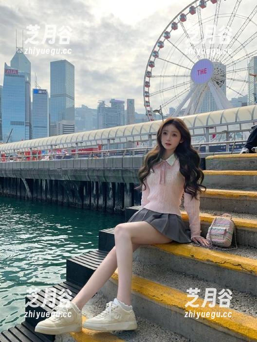 魅妍社 - Manuela玛鲁娜全套比基尼写真，免费下载开启你的美丽之旅！