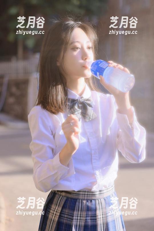 魅妍社-夏依依 魅妍社 - 夏依依的护士生活:私拍美图为你呈现不一样的温柔