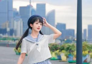 魅妍社 – 大奶昔Kyra居家写真：私拍柔美女性之力，尽在独特的套图中