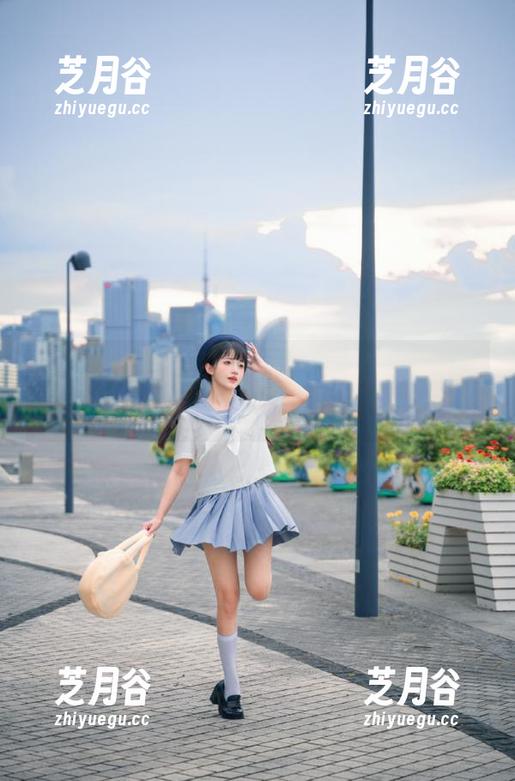 魅妍社-大奶昔Kyra 魅妍社 - 大奶昔Kyra居家写真:私拍柔美女性之力,尽在独特的套图中