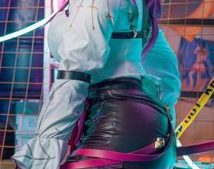 高清写真艺术：麻花麻花酱把修女Cos演绎成灵魂与身体的交织
