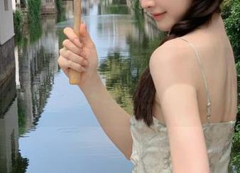 微密圈 – 黎允熙奶牛写真：高清原图与壁纸下载，体验一场与自然对话的视觉盛宴